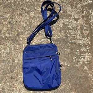 Travelon traveling bag